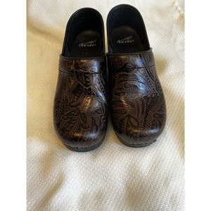 Dansko Women's 39 (9) Brown Embossed Tooled Professional Clog Shoe Nursing